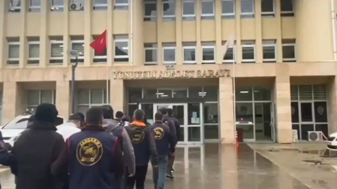 Artvin’de 500 Bin TL’lik Kredi Vurgunu: İstanbul’da 5 Tutuklama