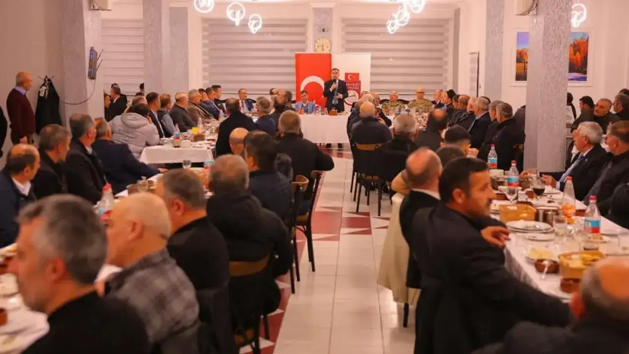 Bayburt’ta muhtarlar iftar sofrasında buluştu