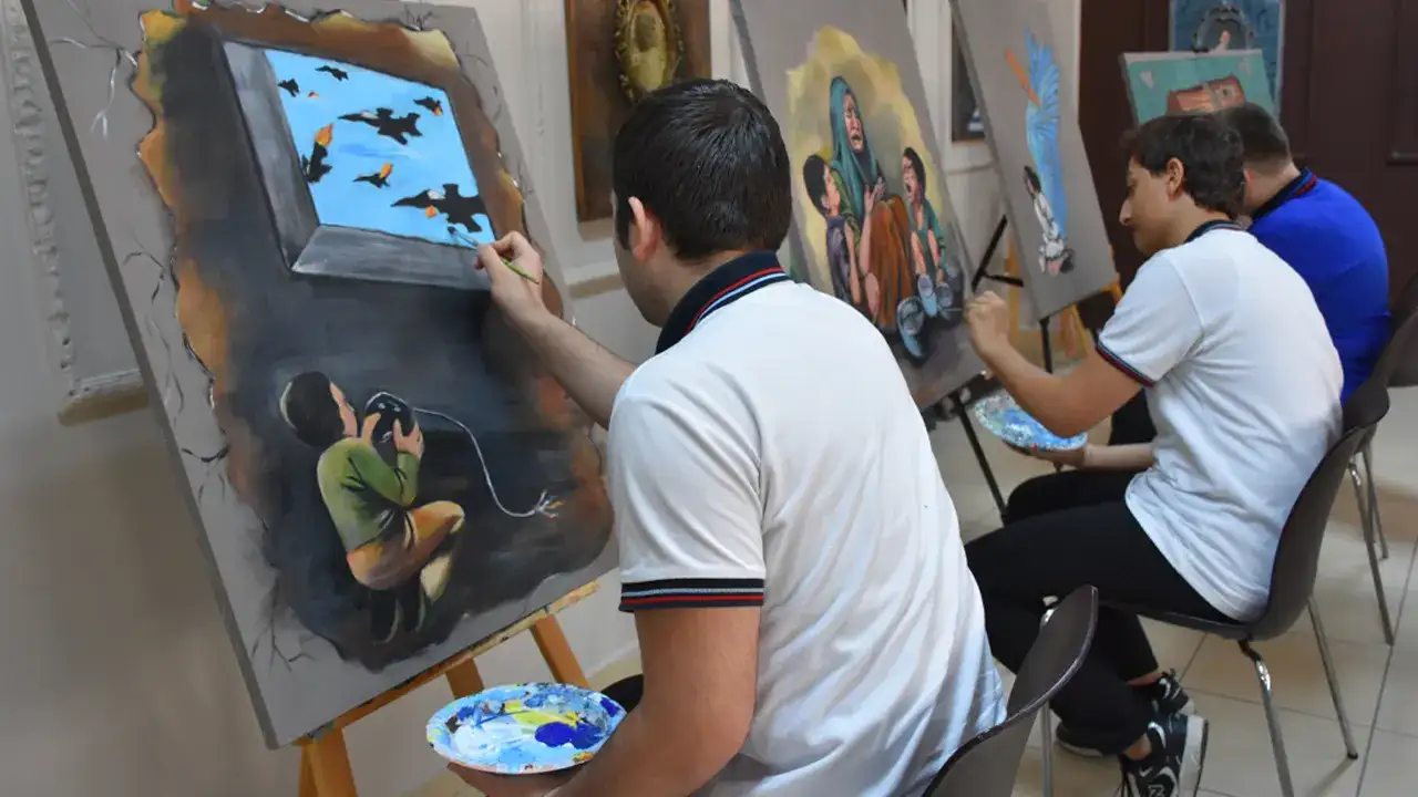 Trabzon’da öğrencilerden “Savaşın Çocukları” sergisi