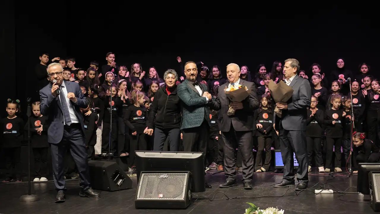 Trabzon'da Çılgın Türklerden gönüllere dokunan tasavvuf konseri