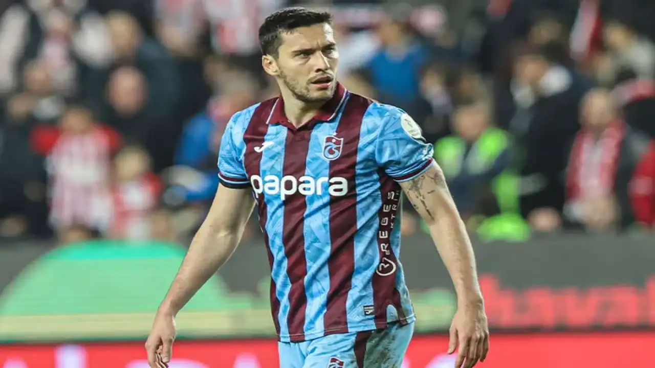 Trabzonspor'da yıldız isim ilk kez ilk 11'de sahaya çıkıyor