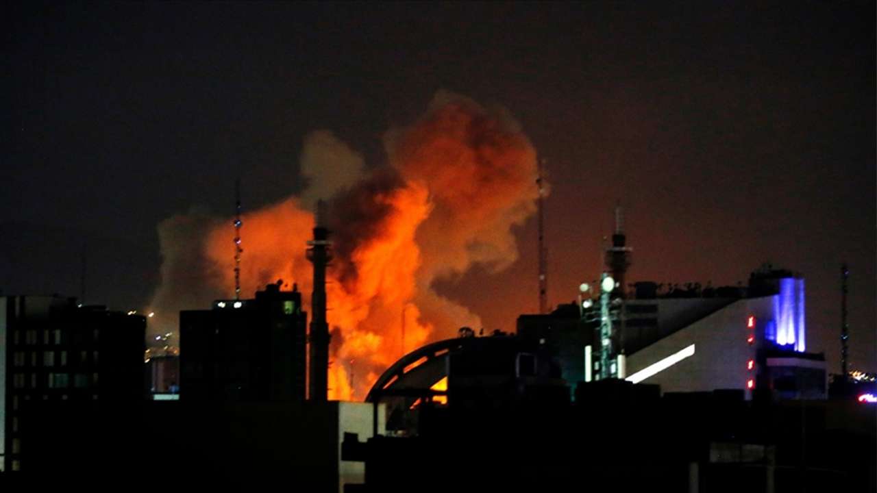 Tahran'a gece yarısı dev operasyon: İran'a verdiği zararı ABD duyurdu