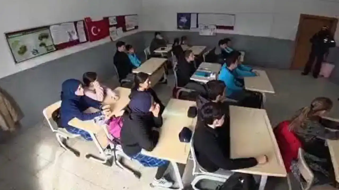 Bayburt’ta öğrencilere deprem eğitimi ve tatbikatı