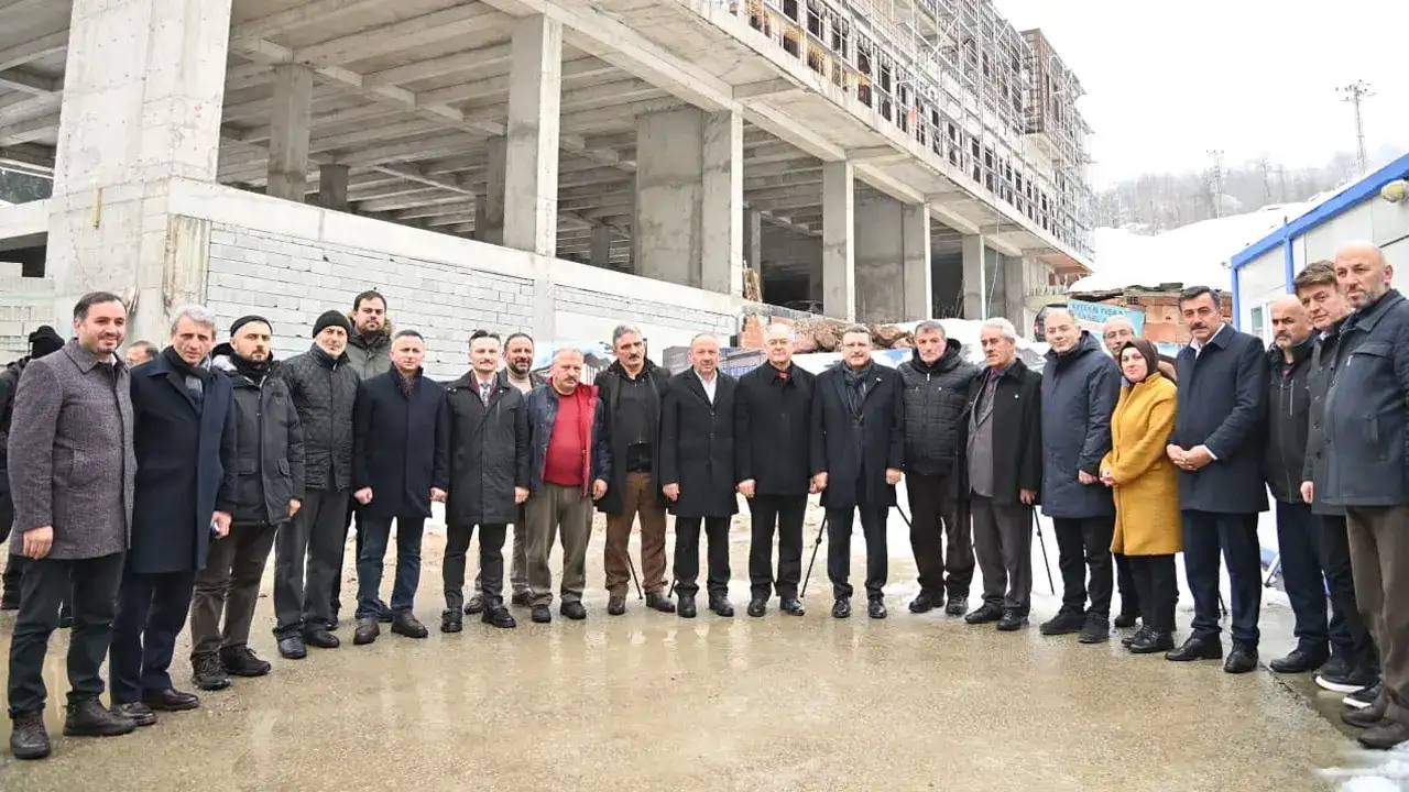 Başkan Genç Tonya’ya tarih verdi: Pazar Yeri ve Gençlik Merkezi Ağustos’ta açılacak
