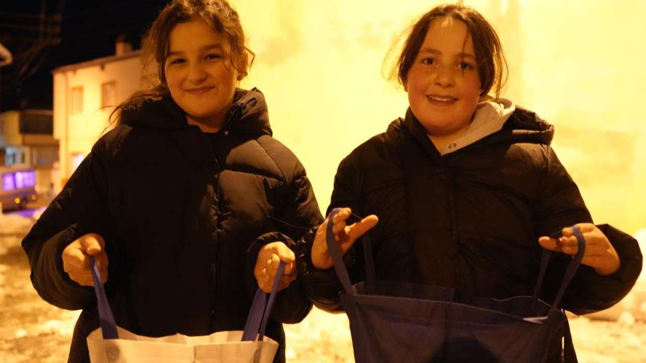 Bayburt’ta asırlık "on beşi" geleneği: Çocuklar soğuk havaya rağmen sokaklara döküldü