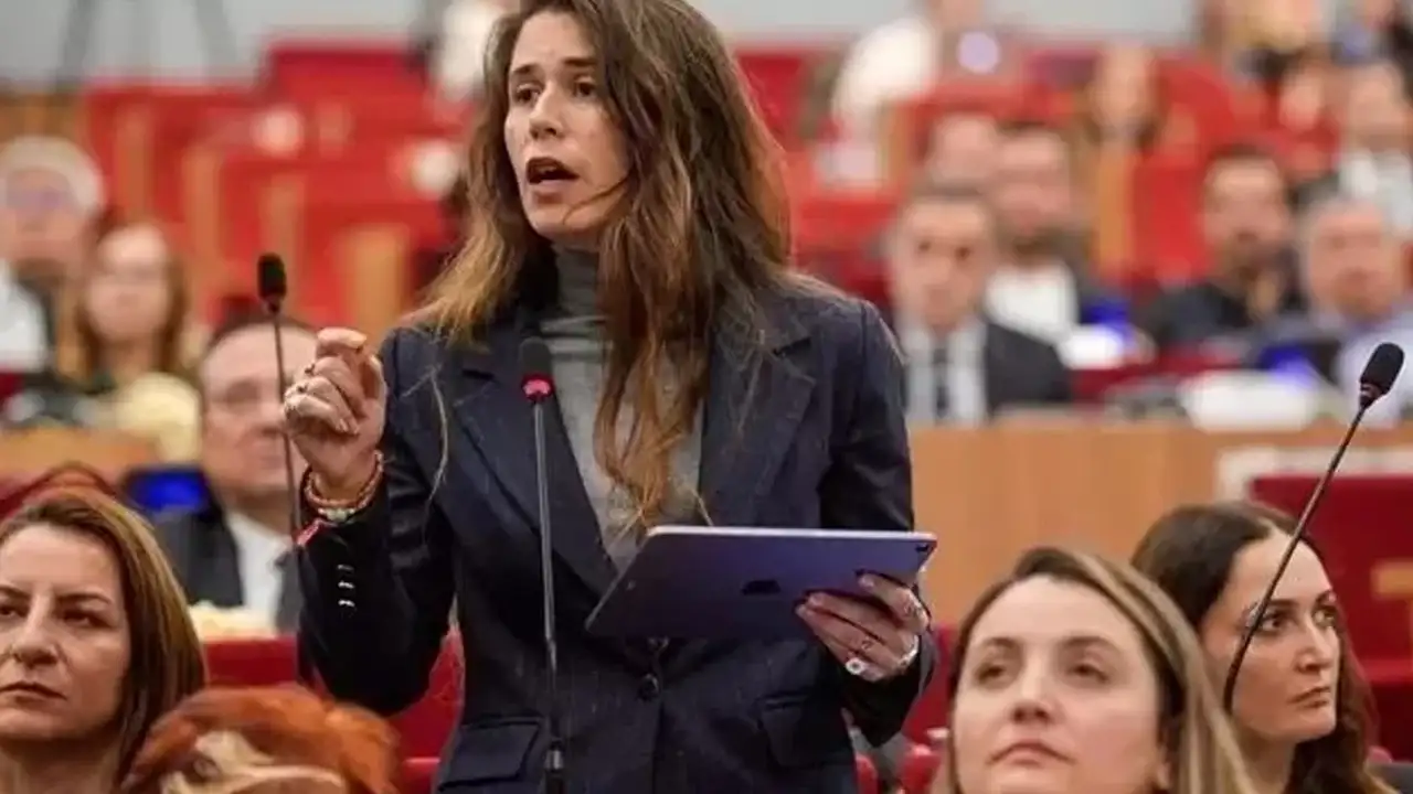 Lal Denizli kimdir? Çeşme Belediye Başkanı Lal Denizli kaç yaşında, nereli? Lal Denizli uyuşturucu testi sonucu belli oldu