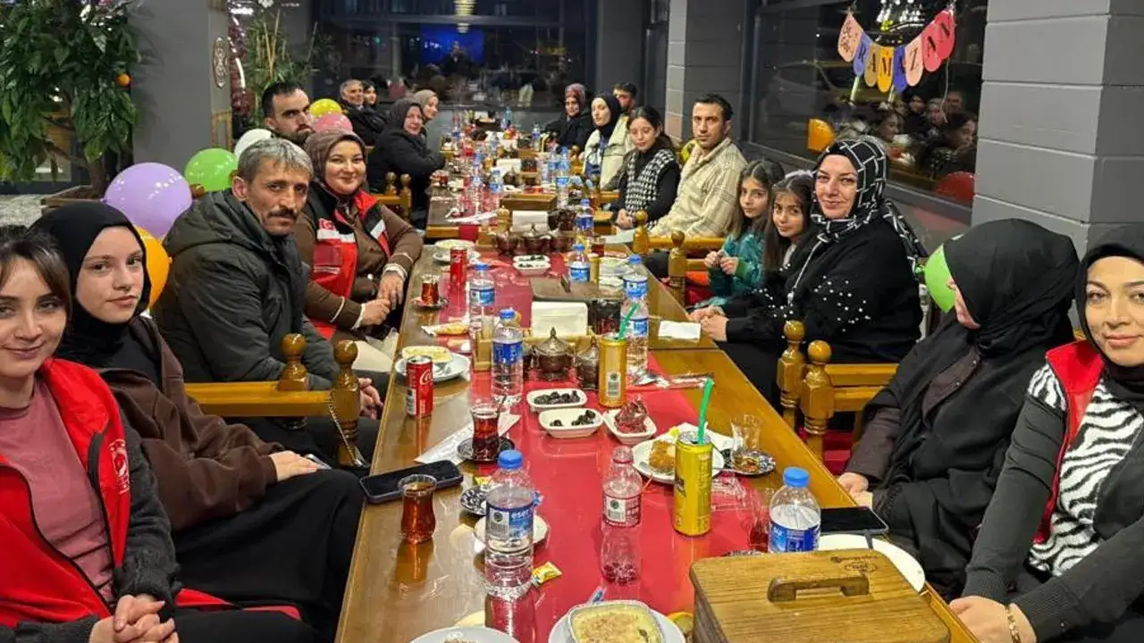 Bayburt’ta “Büyük Aile Sofrası”nda anlamlı iftar buluşması