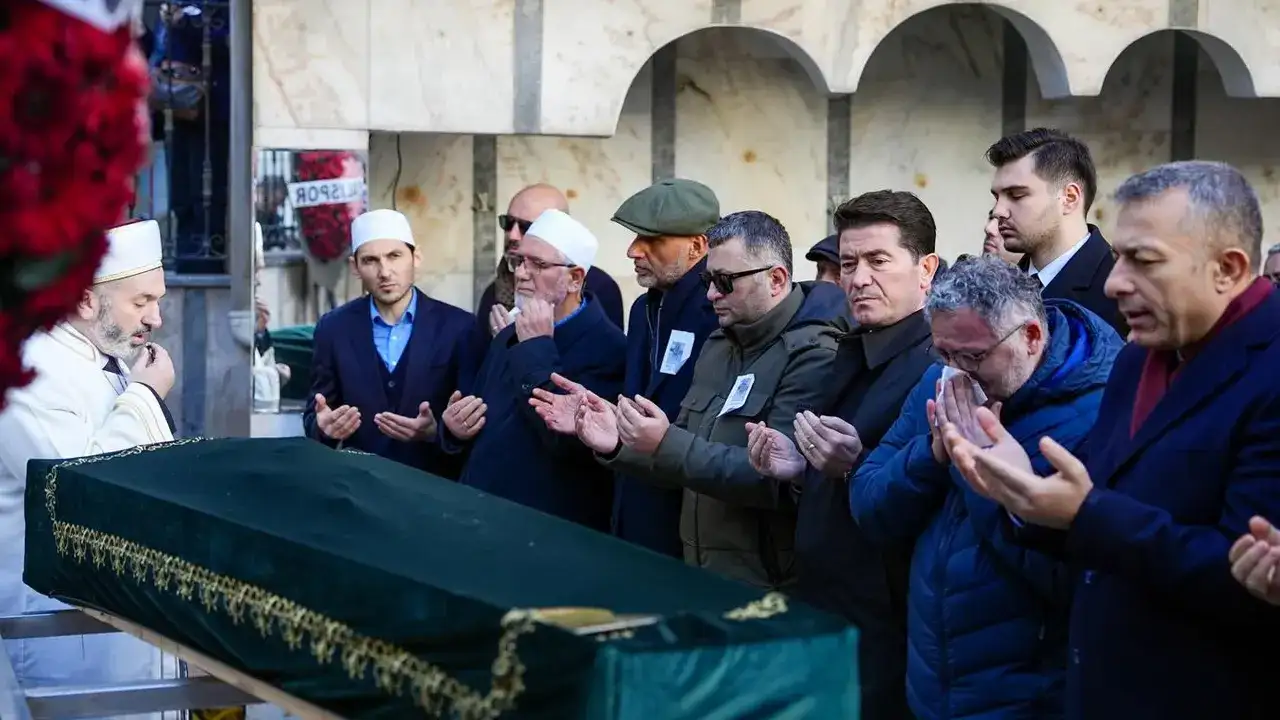 Trabzon spor camiasının duayeni Sabri Demirkaya son yolculuğuna uğurlandı