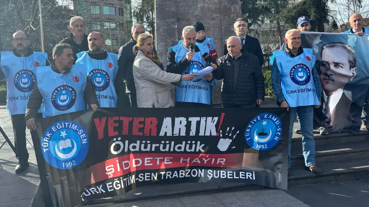 Trabzon’da Fatma Nur Çelik için tepki: “Öğretmeni korumak geleceği korumaktır”