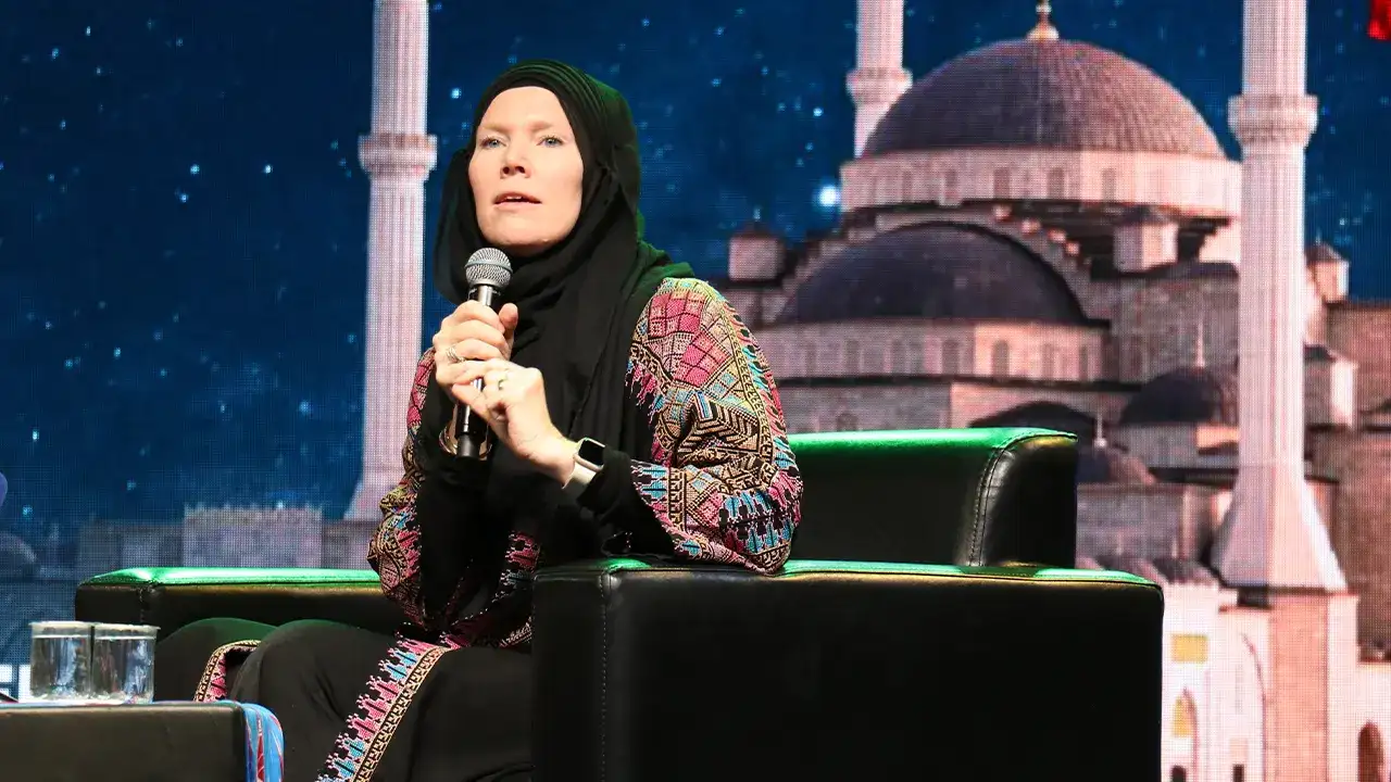 Kanadalı yazar Jenny Molendyk Trabzon’da “İslam Yolculuğum”u anlattı