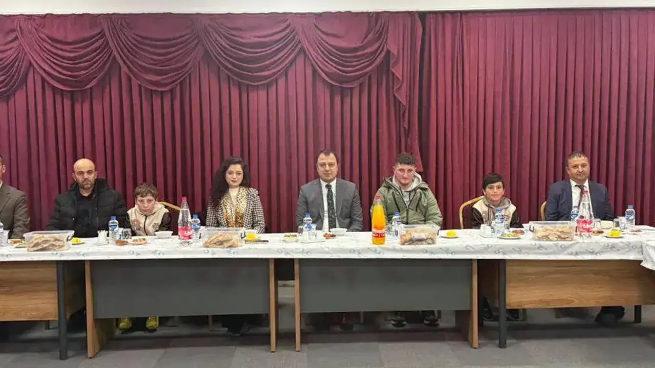 Aydıntepe’de anlamlı iftar: Kaymakam Bayram çocuklarla buluştu