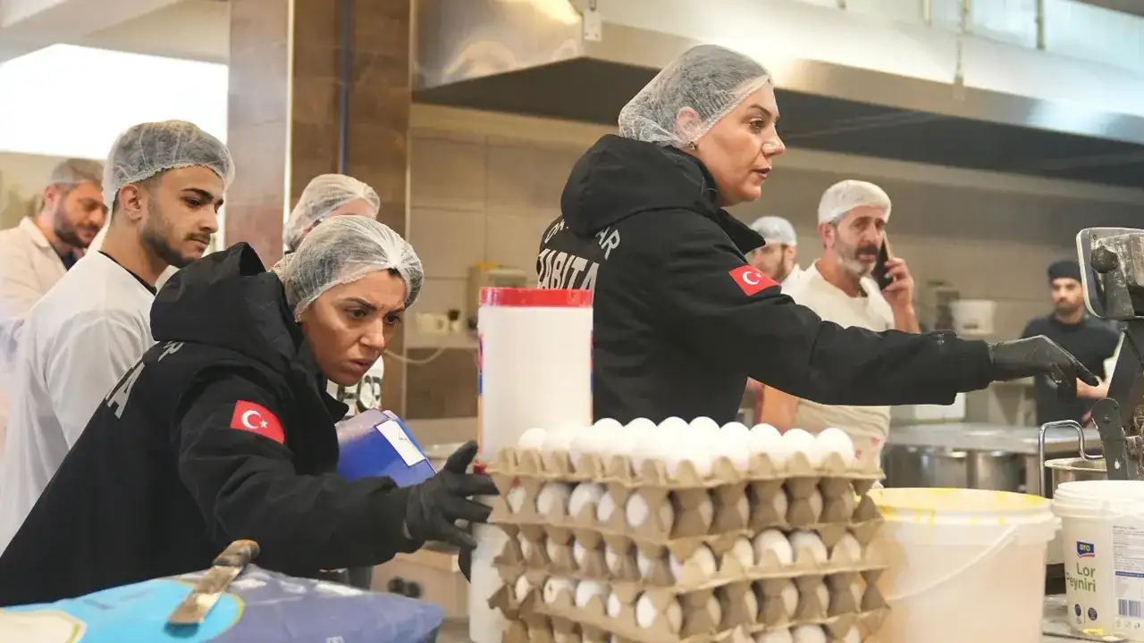 Ortahisar’da Ramazan denetimleri sürüyor: Öğrenciler de sahaya indi