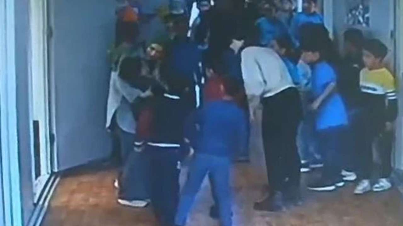 İlkokul öğrencisini öğretmeni Heimlich manevrasıyla kurtardı