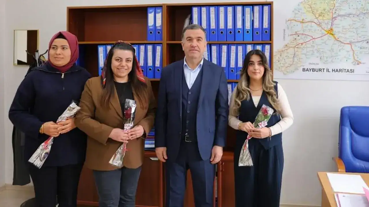 Vali Eldivan’dan kadın çalışanlara 8 Mart kutlaması