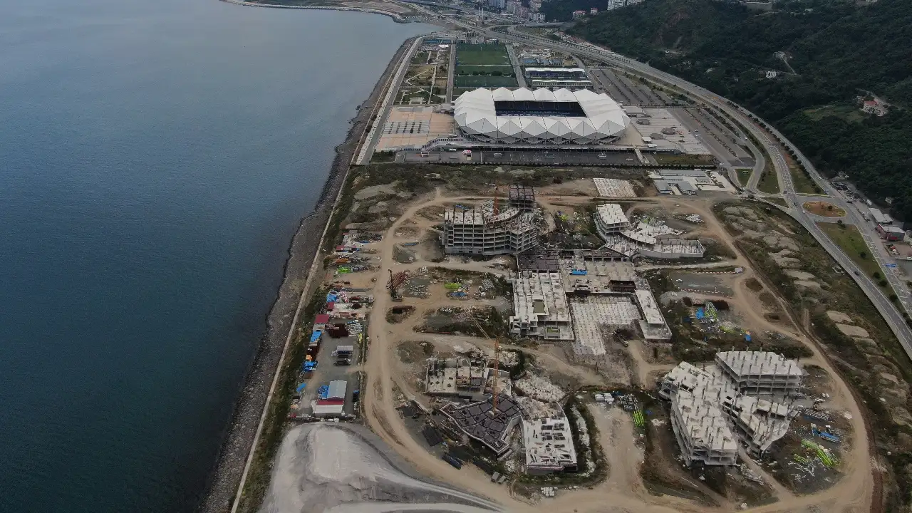 Akyazı'da zemin hareketleri durmuyor: "4500 kazığa rağmen deformasyon var"