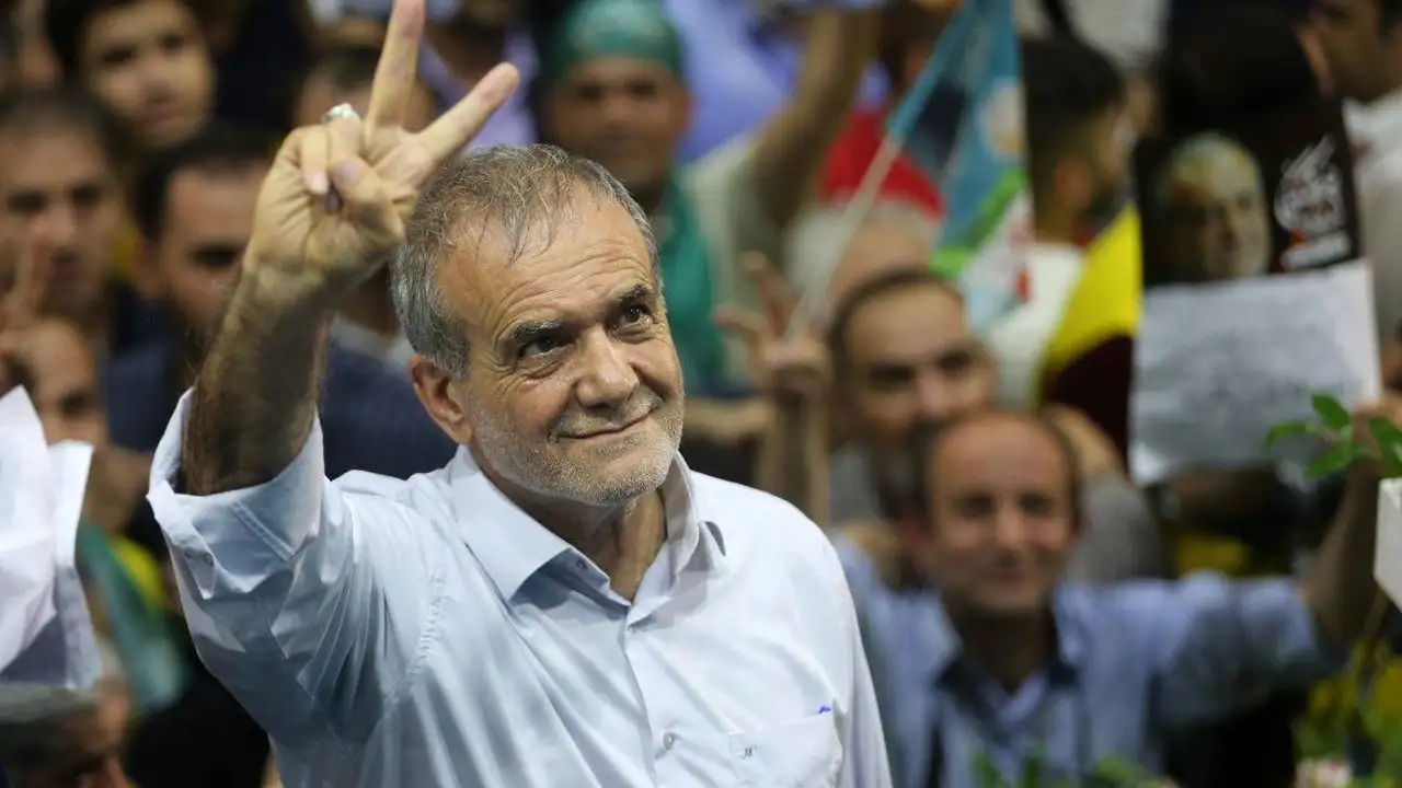 Mesud Pezeşkiyan kimdir, kaç yaşında ve nereli?