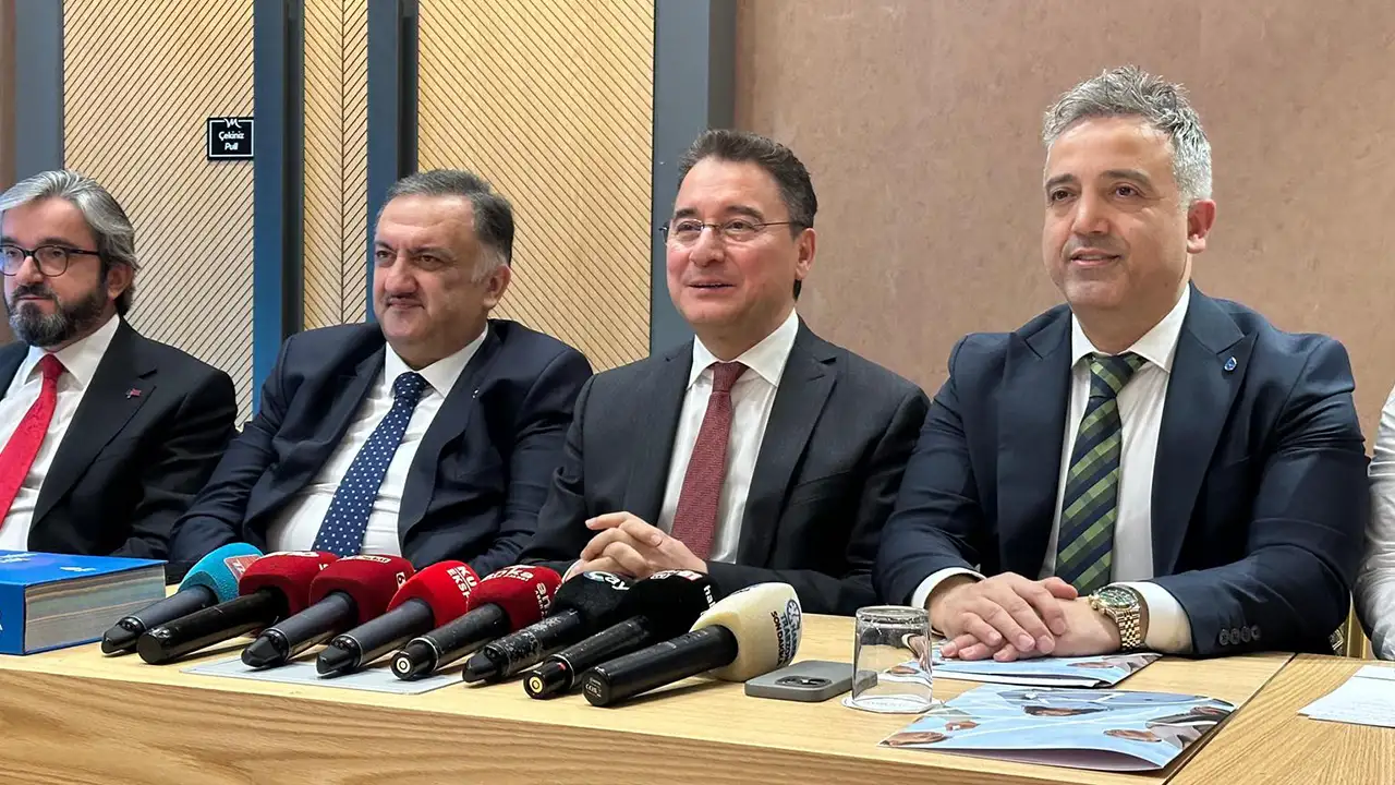 Ali Babacan Trabzon’da açıkladı: “Adaletin olmadığı yerde ekonomi düzelmez”