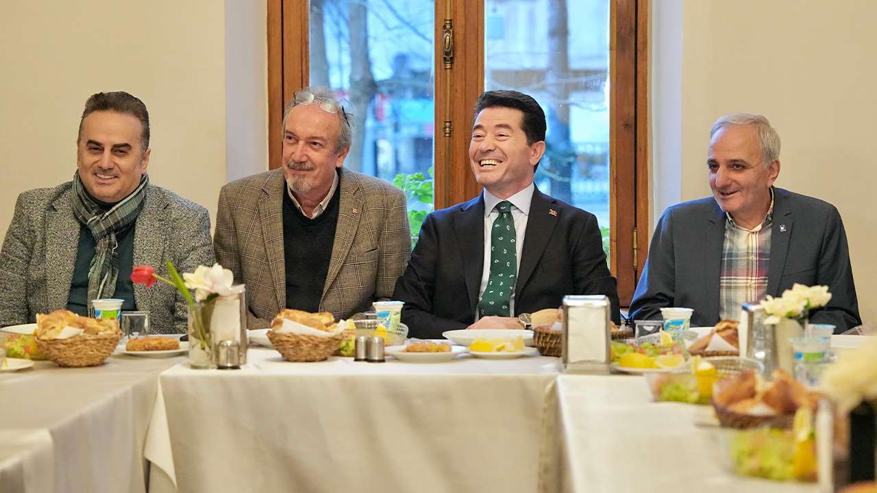 Başkan Kaya, Trabzon Sanatevi’nin iftarına katılarak yeni yönetimi tebrik etti