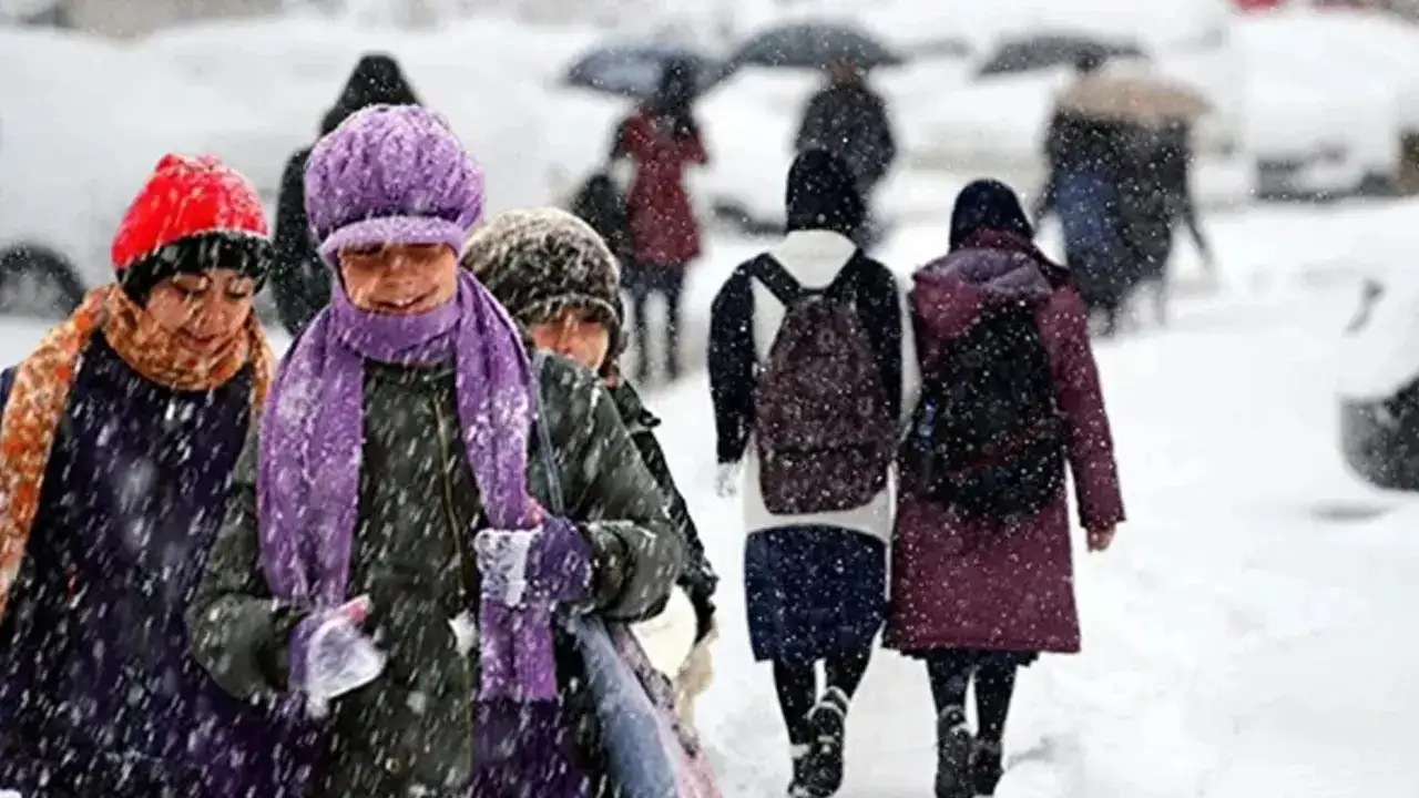 Ordu’da kar ve buzlanma nedeniyle bazı ilçelerde eğitime ara