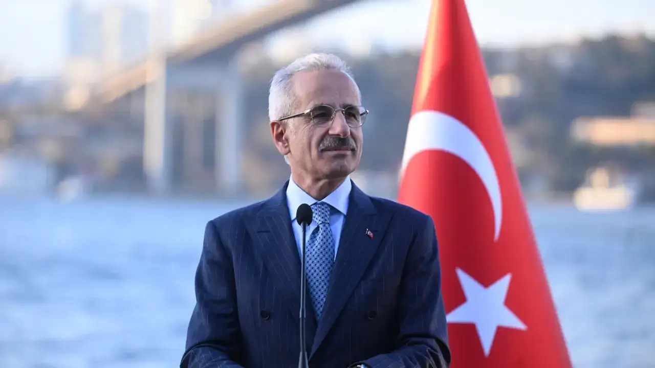 Denizlerde yeni sisteme geçiliyor: Bakan Uraloğlu açıkladı