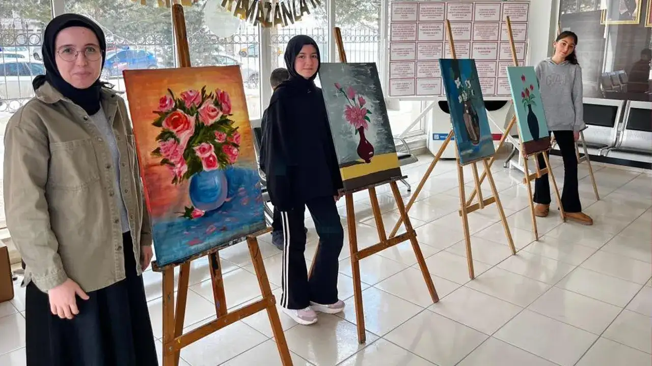 Bayburt’ta Kadınlar Günü’ne özel resim sergisi açıldı