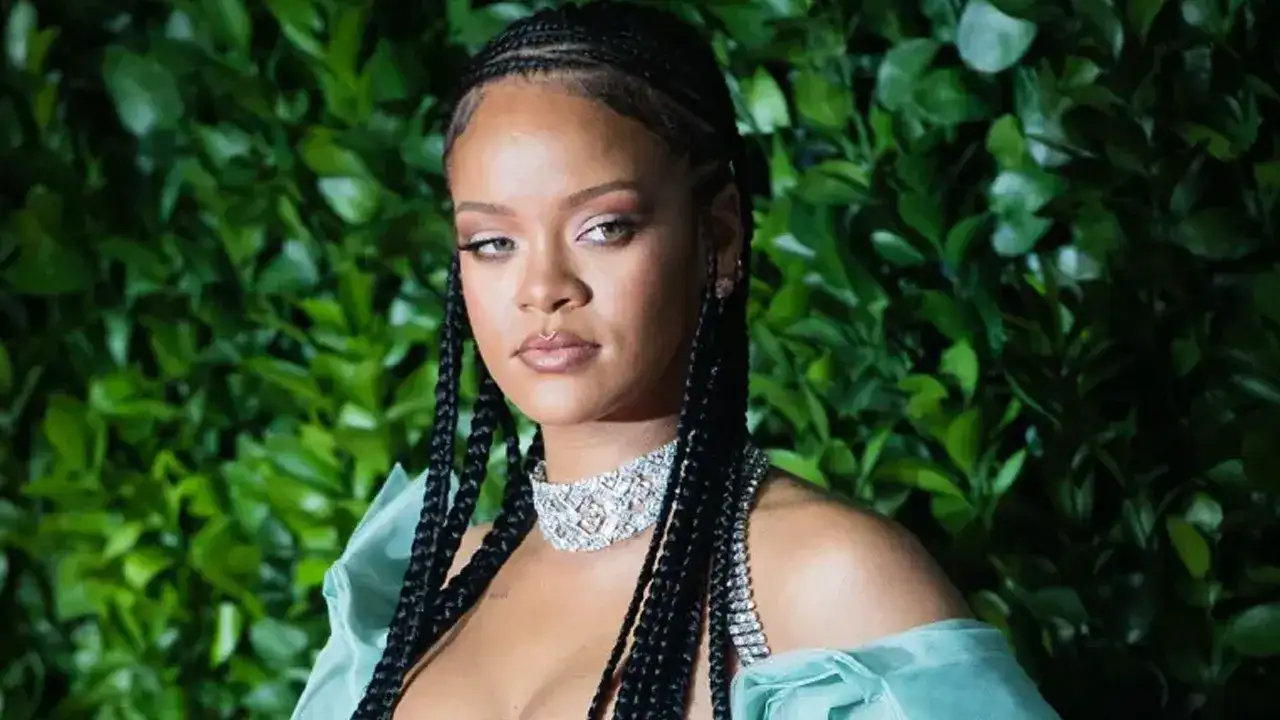 Rihanna’nın Beverly Hills’teki evine silahlı saldırı! Evde olduğu sırada ateş açıldı