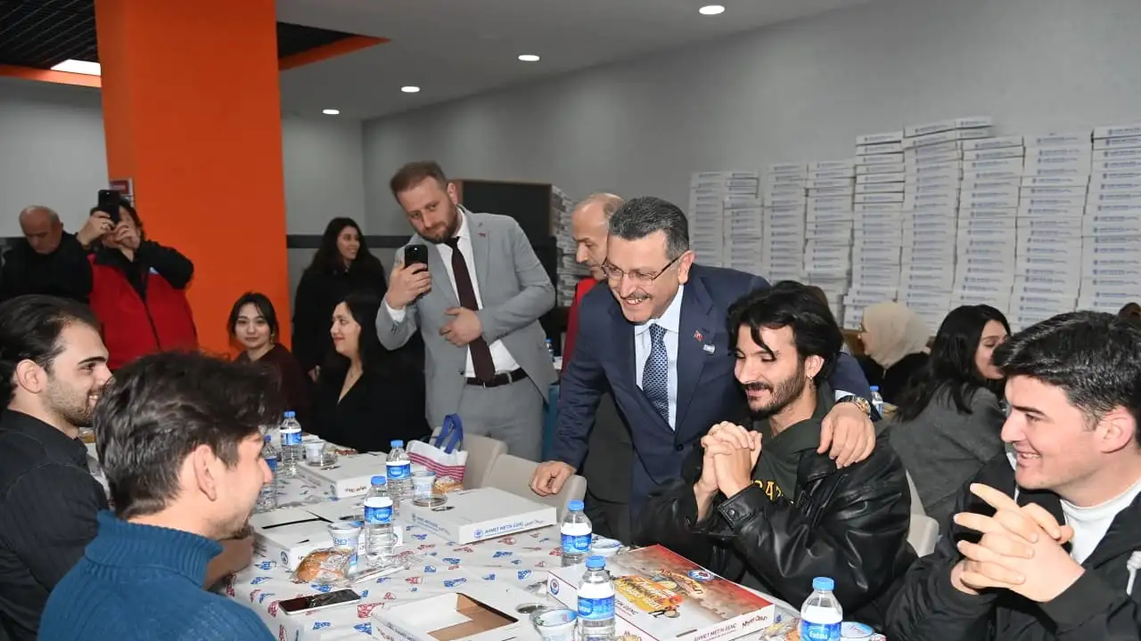 Başkan Genç, Trabzon Üniversitesi öğrencileriyle iftarda buluştu