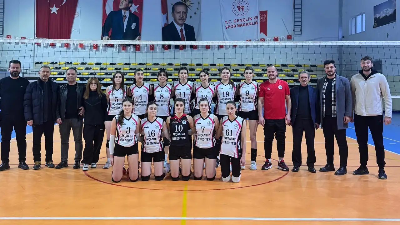 Akçaabat Belediyespor voleybolda 2. Lig final grubunda