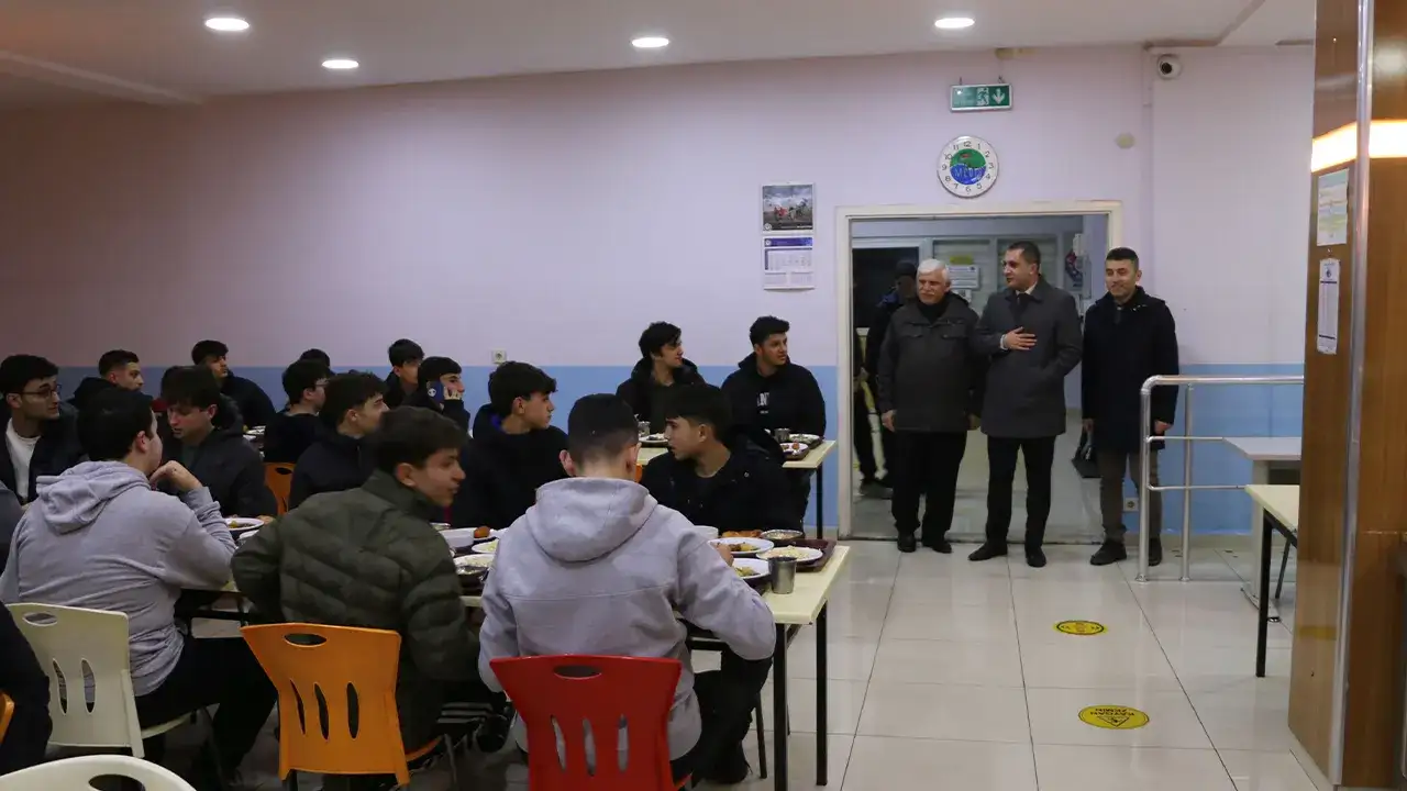 Of Kaymakamı Akça öğrencilerle iftar sofrasında buluştu