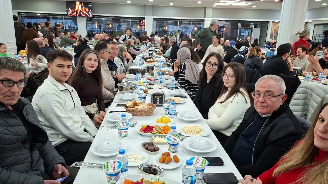 Trabzon’da Artvinliler iftar sofrasında buluştu
