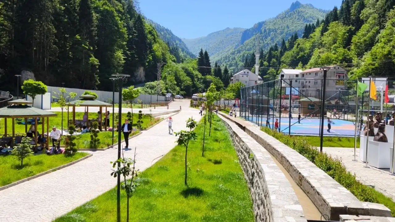 Şalpazarı Meydanı’nda ücretsiz Wi-Fi erişimi başladı