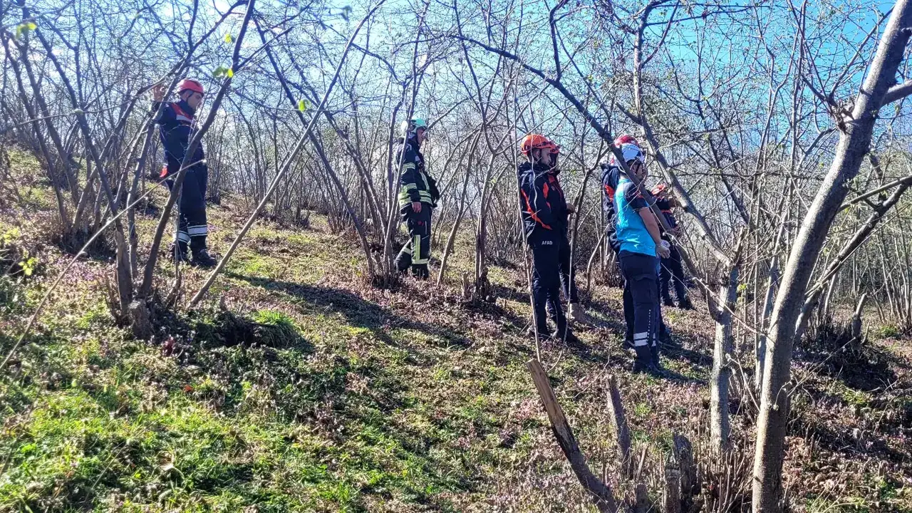 Trabzon'da paraşüt kazası! Çallık alana düştü