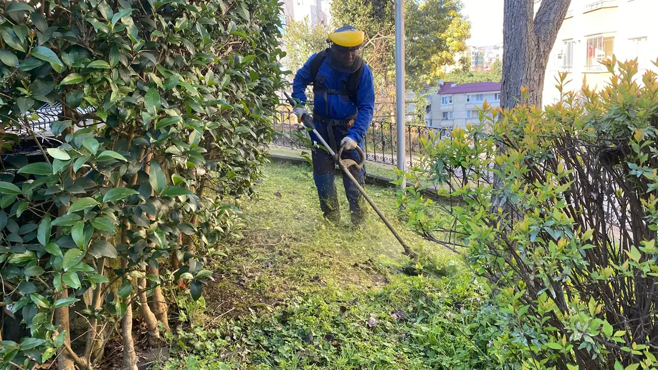 Ortahisar Belediyesi’nden park ve bahçelere bahar bakımı