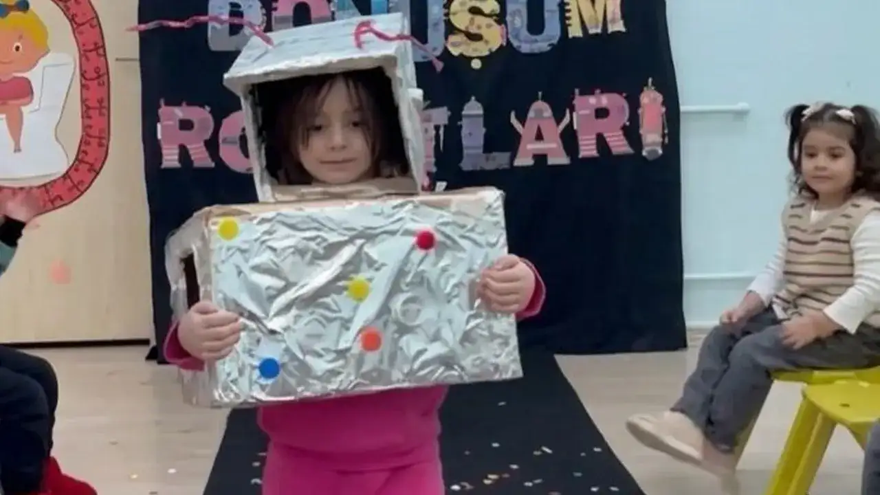 Bayburt’ta miniklerden geri dönüşüm defilesi