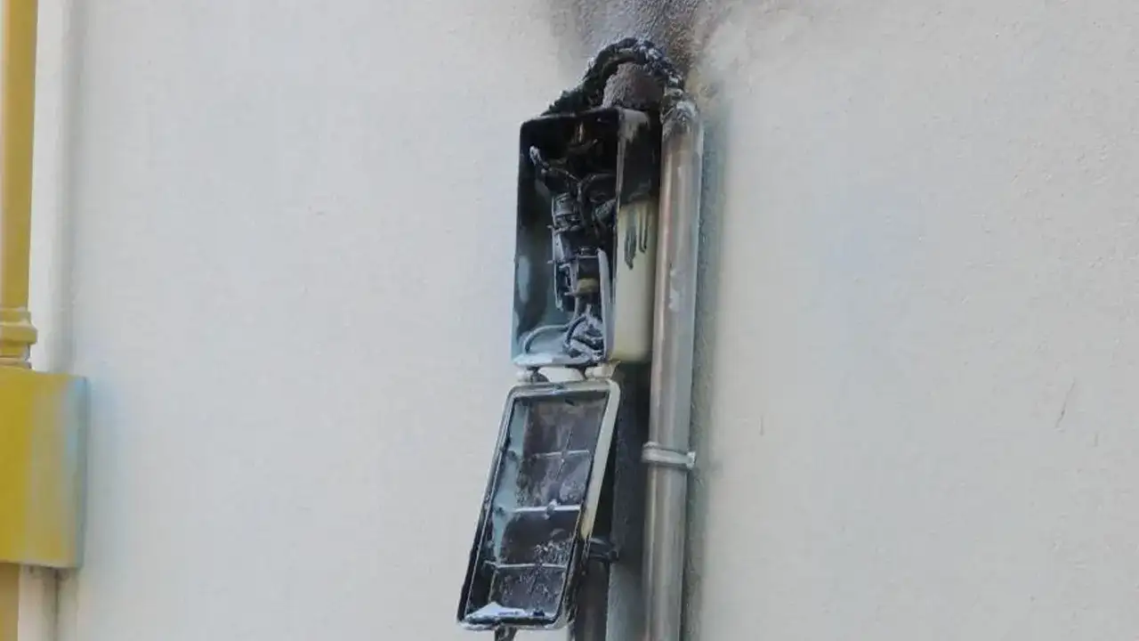 Bafra’da elektrik panosu yangını korkuttu