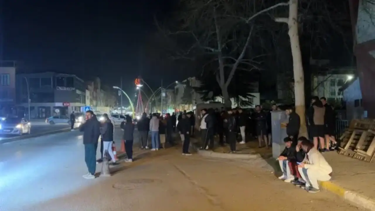 Tokat Niksar’da 5.5 büyüklüğünde deprem sonrasında peş peşe açıklamalar