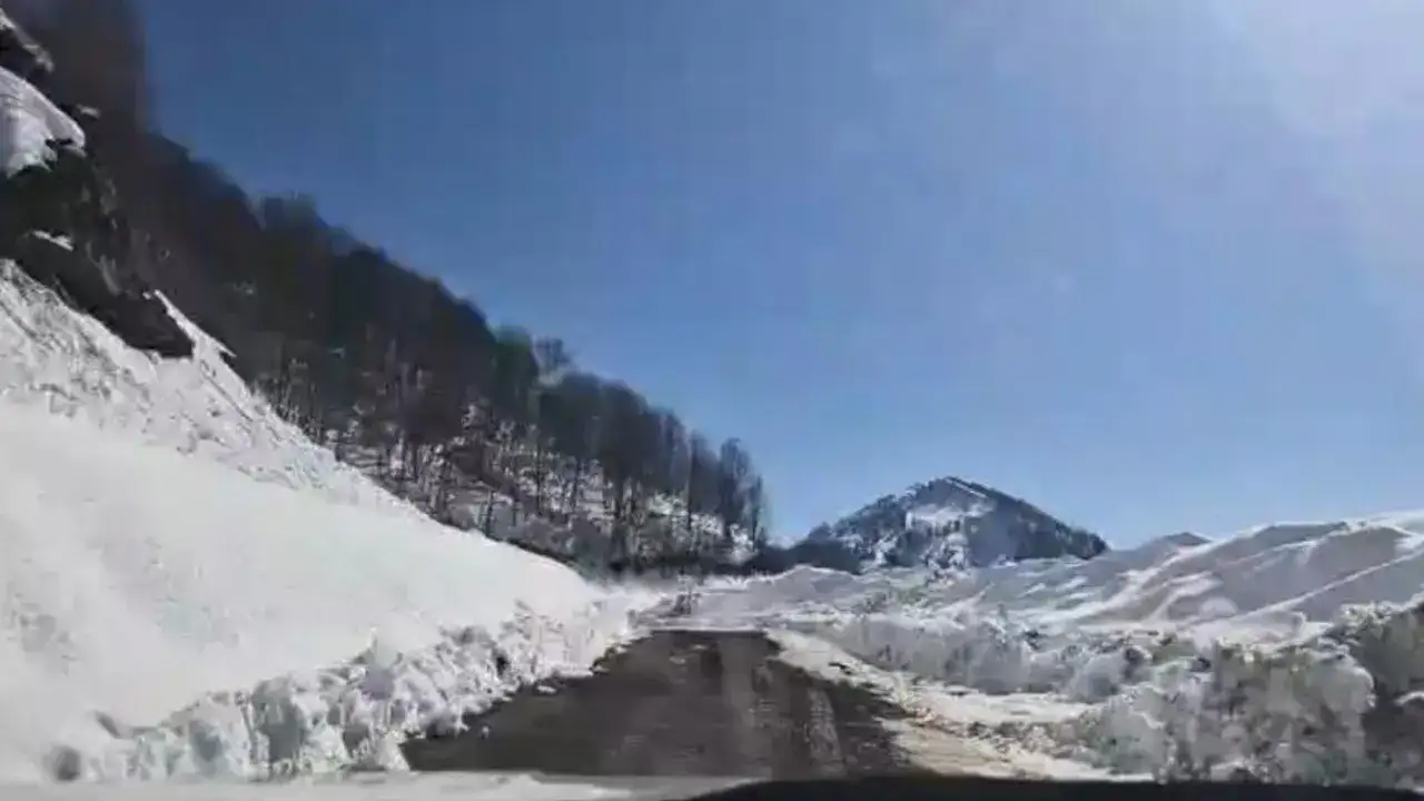 Artvin Macahel Geçidi 10 gün sonra yeniden ulaşıma açıldı
