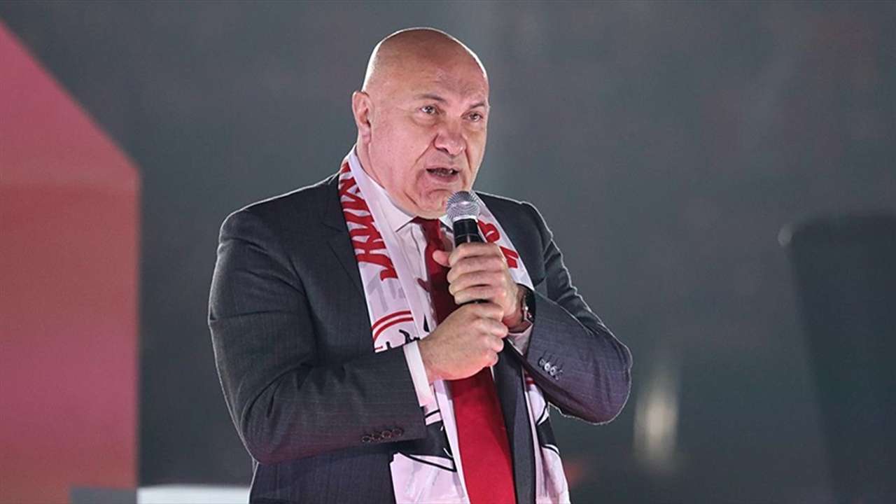 Samsunspor başkanı Yıldırım’ın Trabzonspor’u elersek Galatasatay ile karşılaşıyoruz sözleri kriz çıkardı