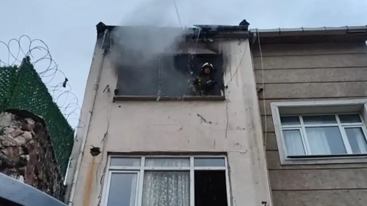Fatih’te 3 katlı binada can pazarı: 1 ölü, 5 yaralı