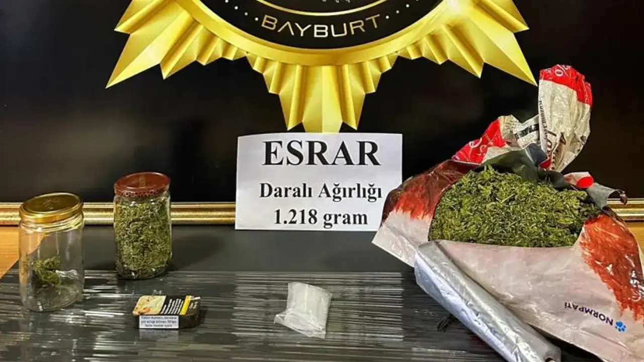 Bayburt’ta 1 kilo 218 gram esrar ele geçirildi