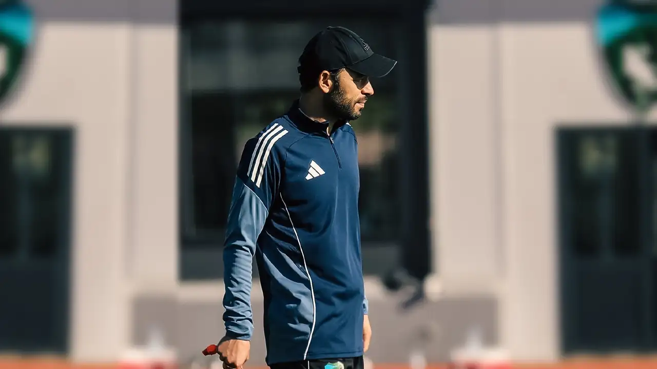 Selçuk İnan adeta çıldırdı! Yedek kulübesini sahadan çekti