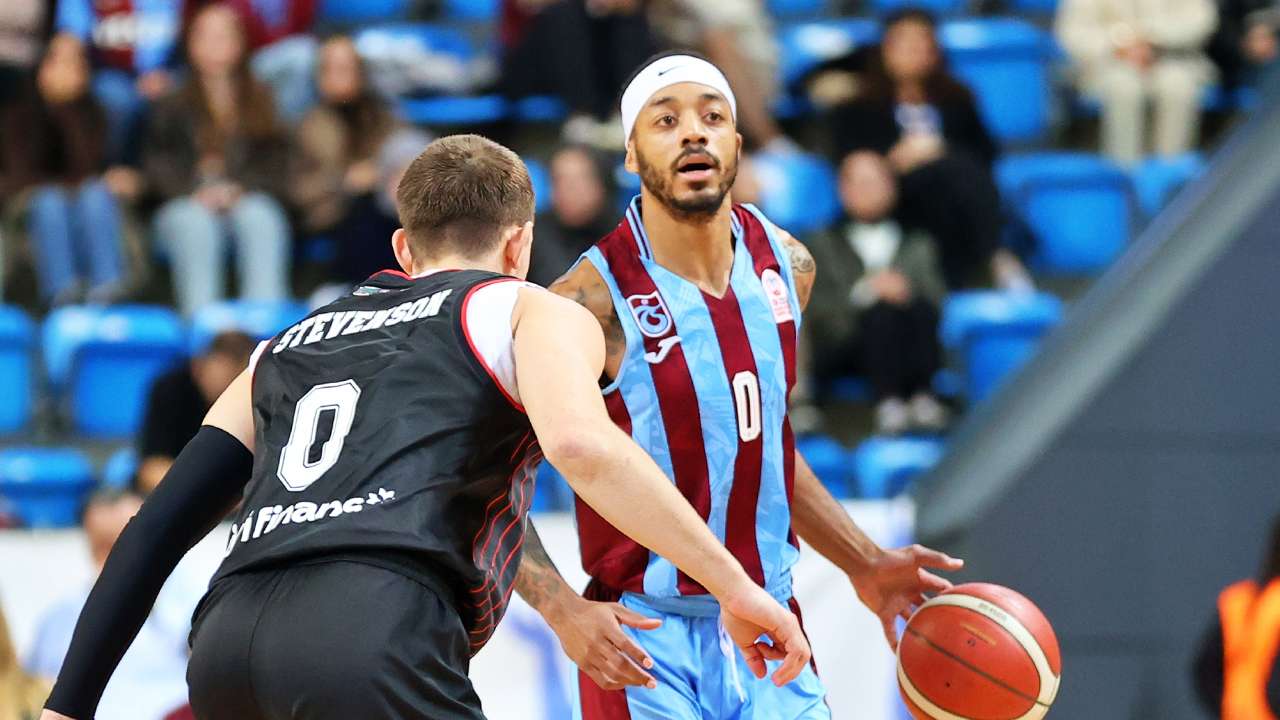 Trabzonspor Basketbol’da Reed şov! Manisa galibiyetine yıldız isim damga vurdu