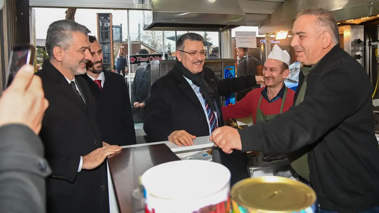 Başkan Genç Akçaabat’ta iftar sofrasında vatandaşlarla buluştu: “Verdiğimiz sözleri hayata geçiriyoruz”