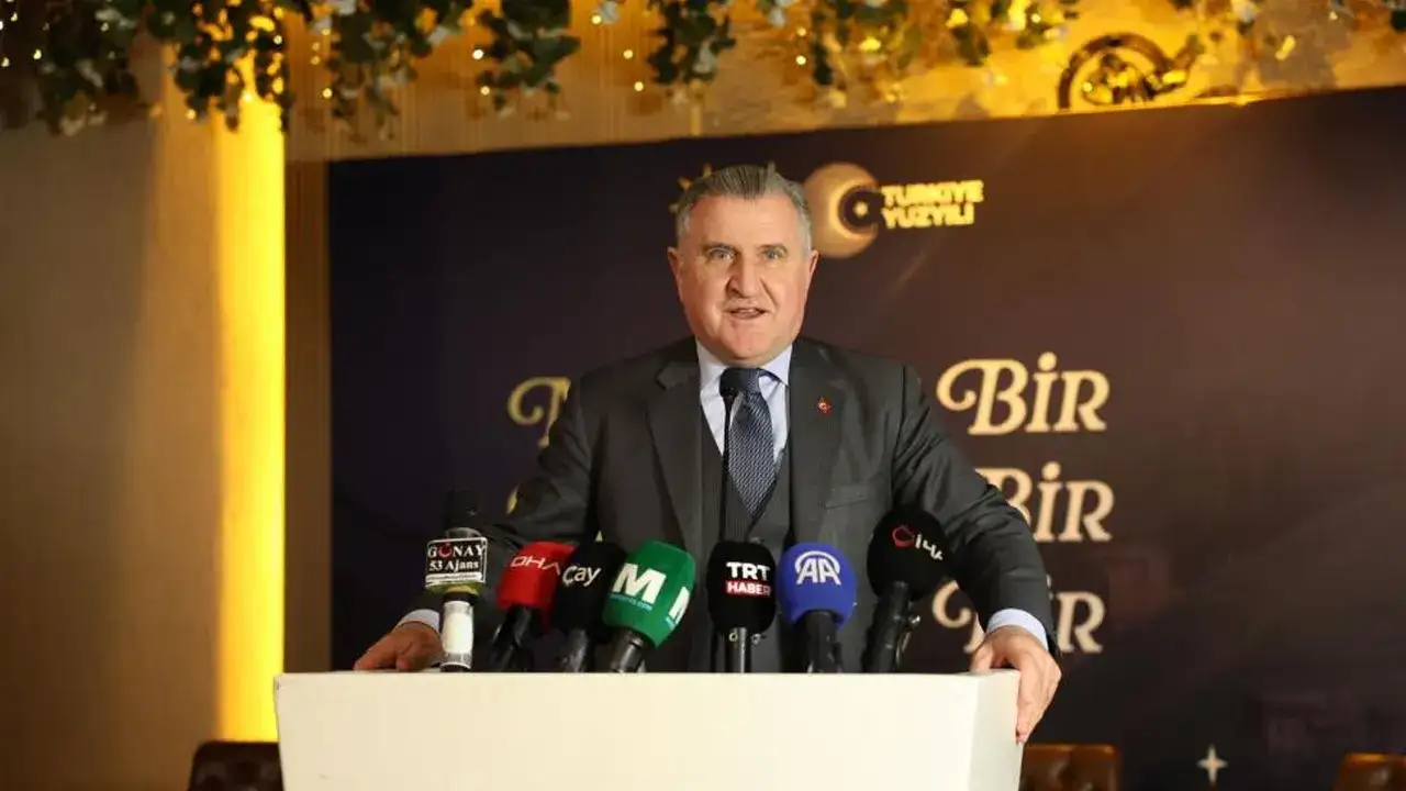 Bakan Bak Rize’de konuştu: “Bu millete hizmet etmeye devam edeceğiz”