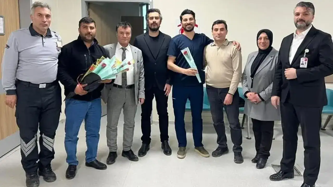 Bayburt’ta sağlık çalışanlarına Tıp Bayramı ziyareti