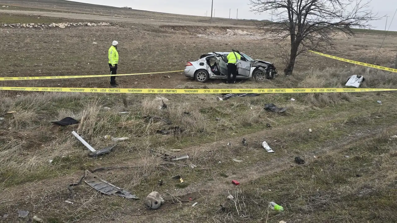 Bayram yolu faciaya döndü: Anne ve baba öldü, 4 çocukları ağır yaralı
