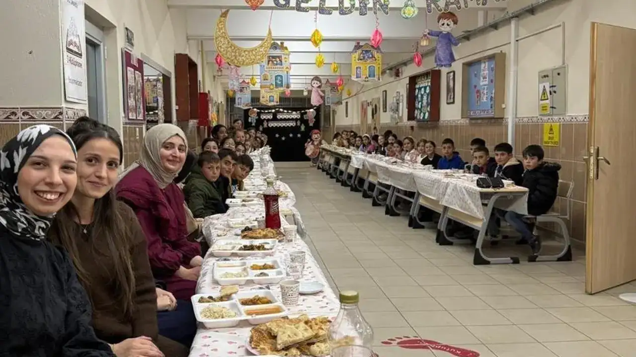 Aydıntepe’de okulda iftar buluşması