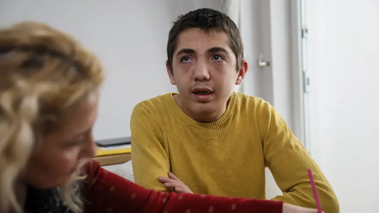 Merdiven kazası saklandı: Otizmli gencin kalça kırığı günler sonra anlaşıldı