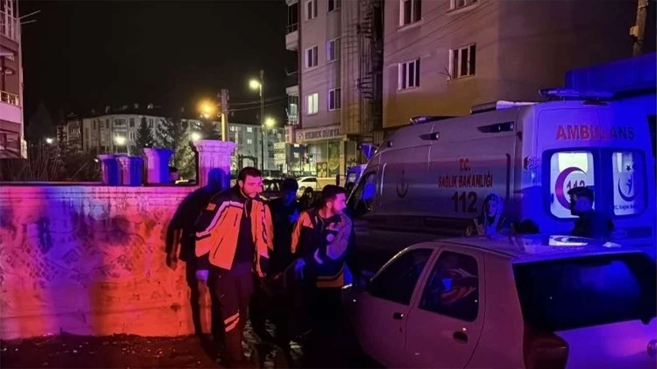 15 yaşındaki çocuk babasını ve ağabeyini öldürdü