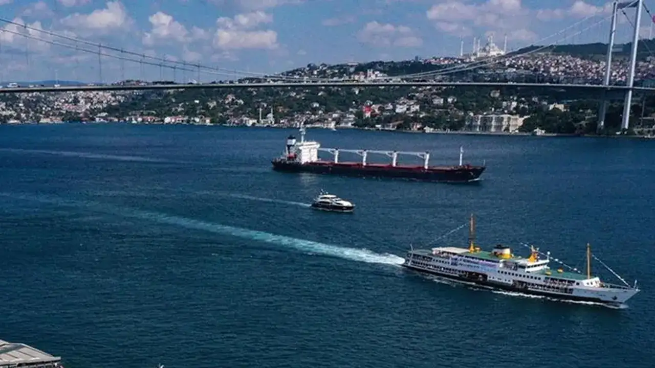 İstanbul Boğazı’nda alarm: Tüm geçişler askıya alındı